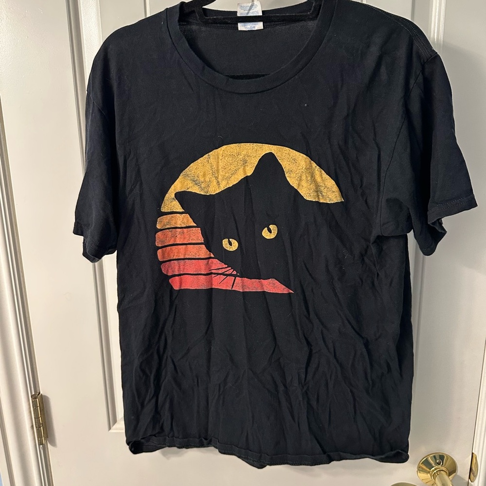 Vintage Eighties Style Cat Retro Distressed T-Shirt Medium